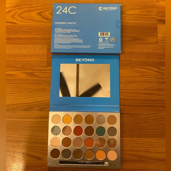Beyond Shimmer & Matte Eyeshadow Palette 24 C - Picture 12 of 13